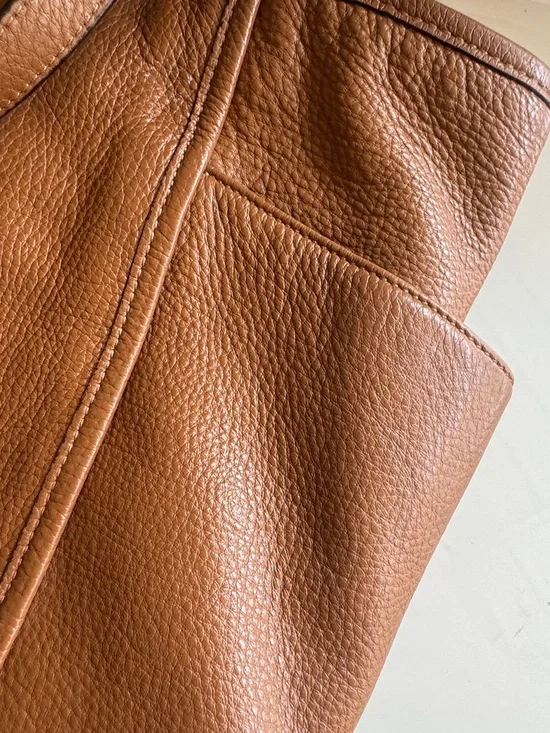 Coach Park Pebbled Leather Carrie Tote – Warm Brown with side pockets - Picture 11 of 11